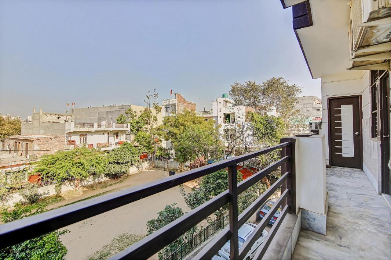 Oyo Park View Guest House Near Edm Mall Нью-Дели Экстерьер фото