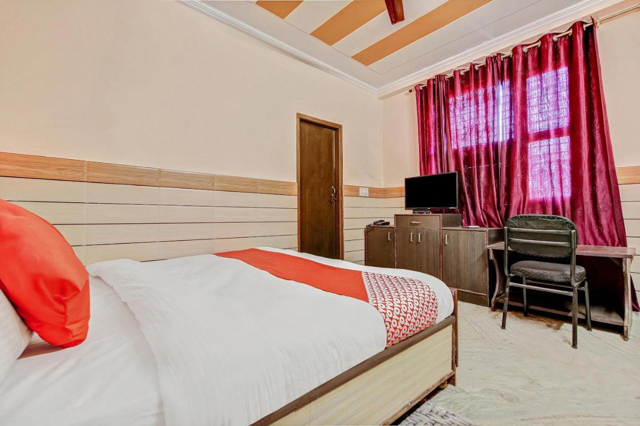 Oyo Park View Guest House Near Edm Mall Нью-Дели Экстерьер фото